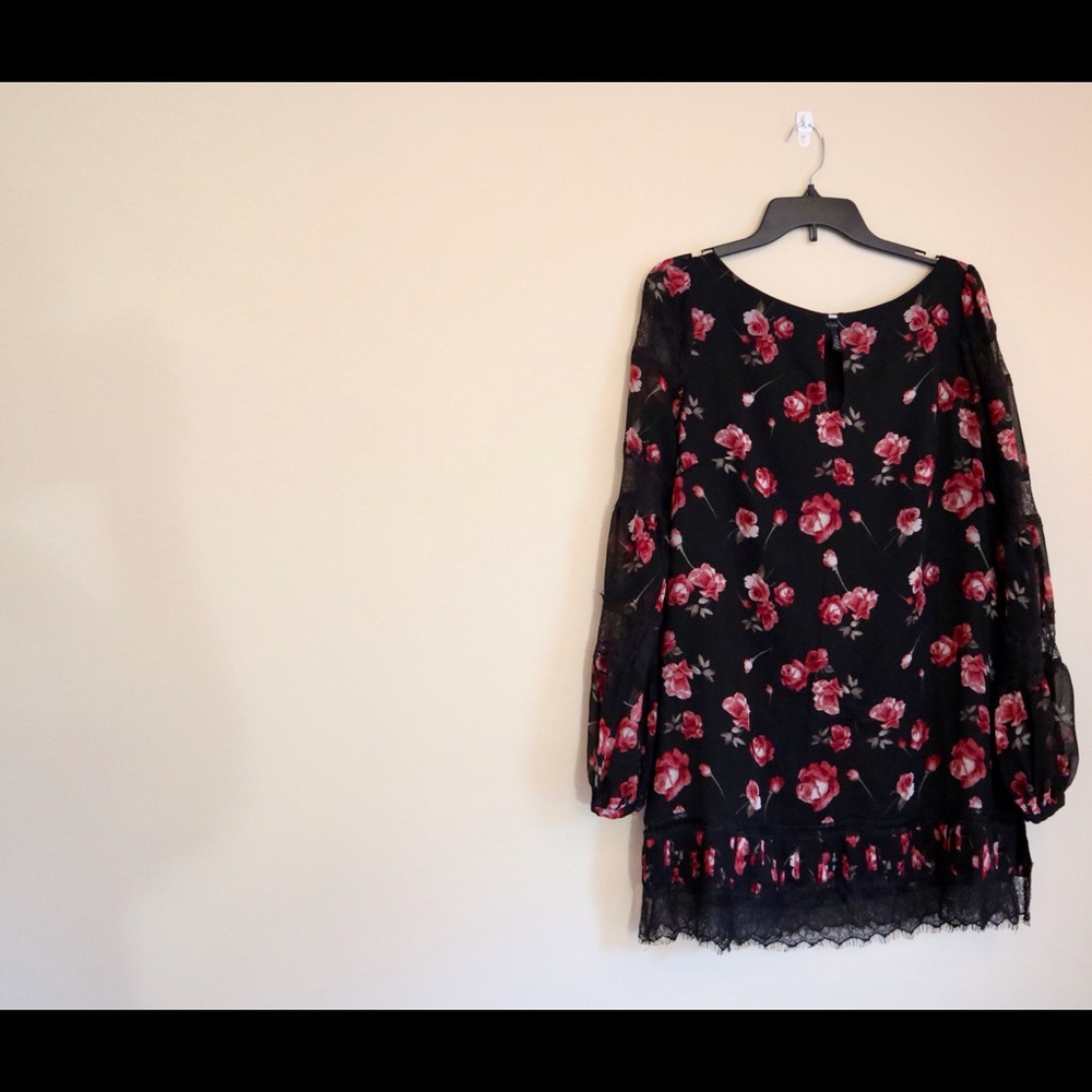 Lace Hem Long Sleeve Tunic